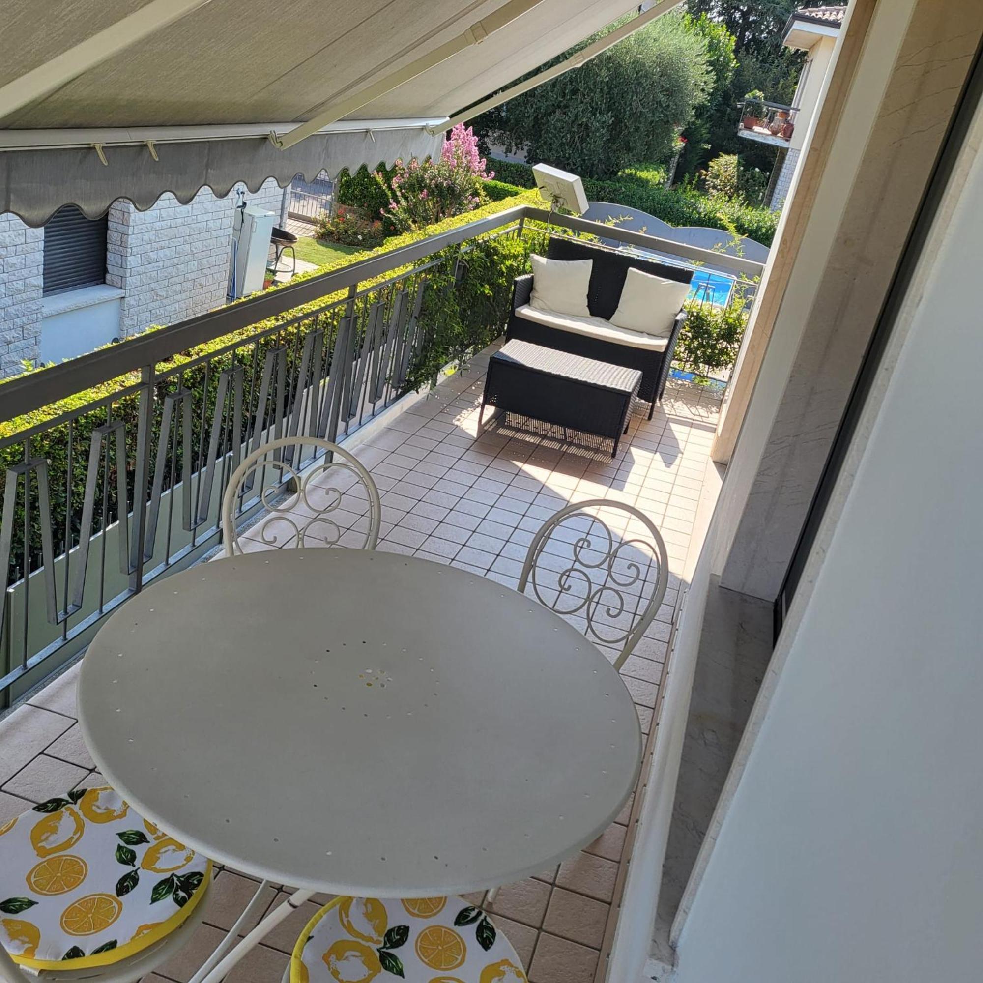 Villa Azdora Peschiera del Garda Buitenkant foto